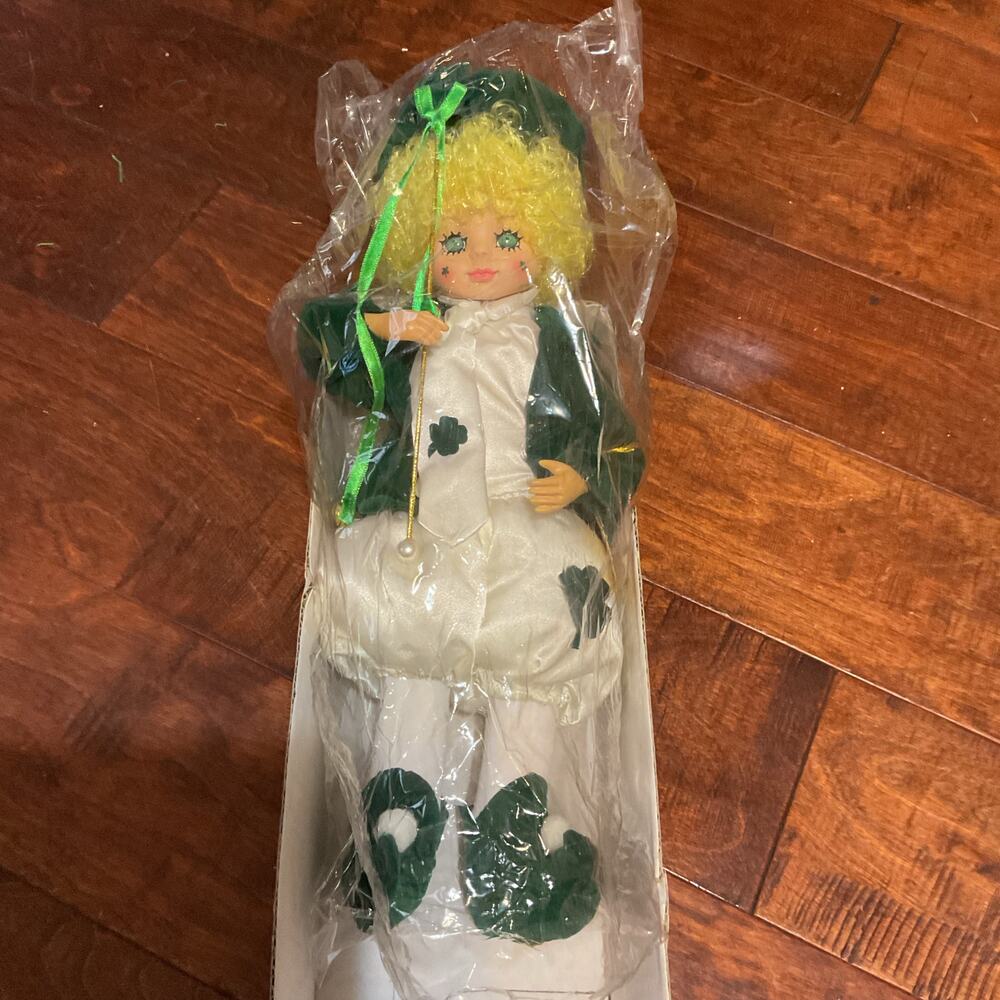 Vintage 1988 Brinn’s Collectable March “St Patrick’s Day” Calendar Clown Doll